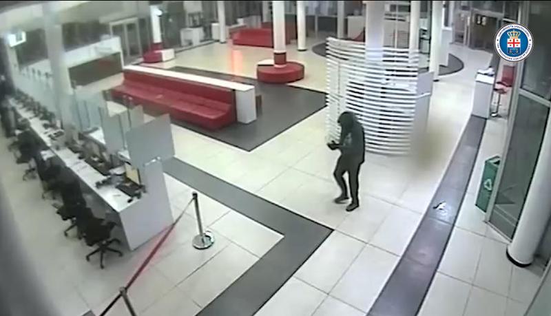 检察官办公室发布关于在第比利斯市法院对Aleko Elisashvili因企图恐怖主义行为而起诉的信息和视频录像。