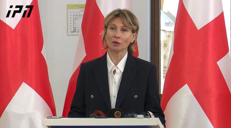 尼诺·齐洛萨尼：我甚至为恰库纳什维利感到遗憾——他有受损的心理，并且在错误的环境中长大；他的父亲很可能在家里有一张萨卡什维利的照片，因此，领导人的影响表现在他的所谓医疗报告中。