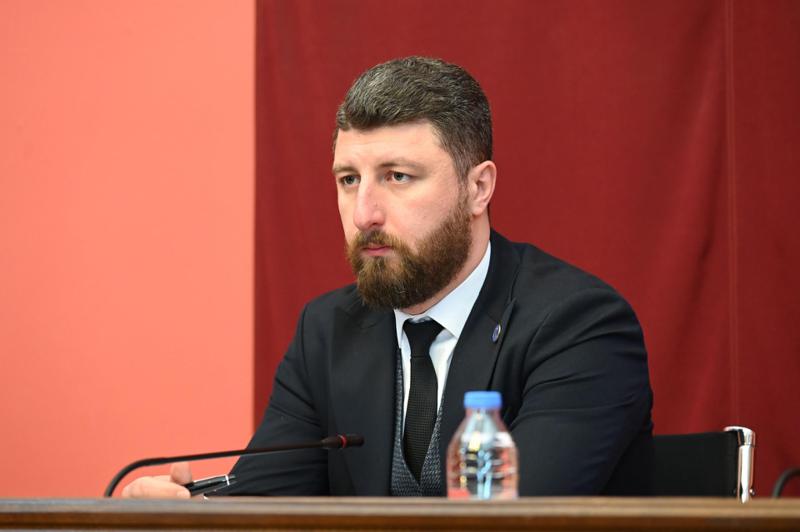 阿尔奇尔·戈尔杜拉泽：我们通过的关于集会和示威的修正案已经生效——人为的道路封锁发生得更少了；集会和示威不是绝对的权利，并且可以受到限制。