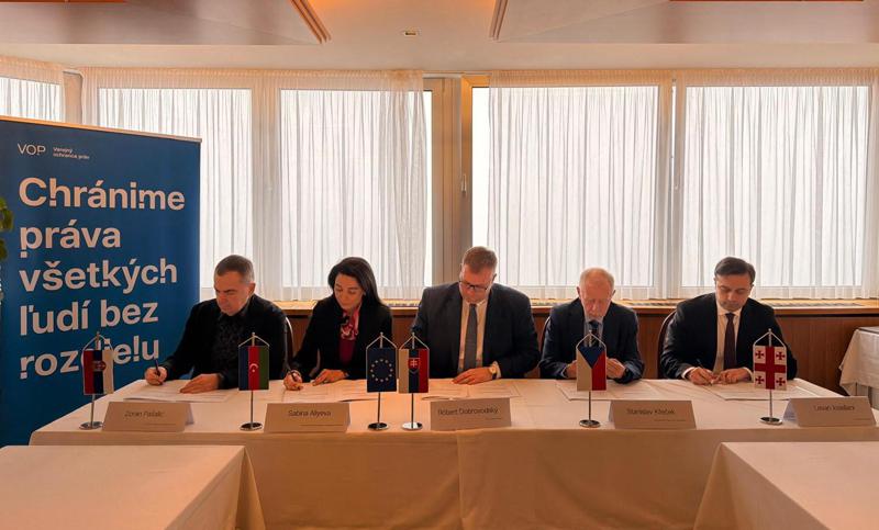 公共辩护人 - 12月10日是国际人权日 - 我们期望国家通过有效措施消除人权和自由领域中的挑战