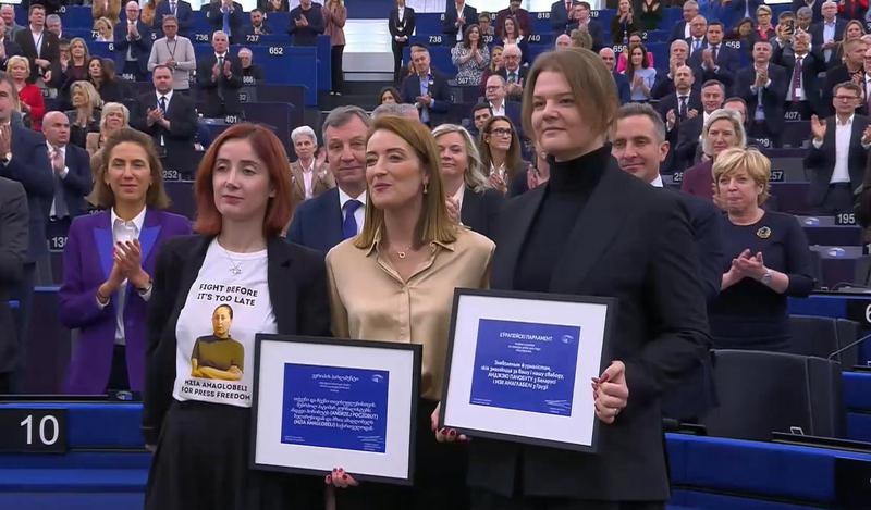 萨哈罗夫奖获奖者姆齐娅·阿马格洛贝利和安杰伊·波霍布特的颁奖仪式在欧洲议会举行。