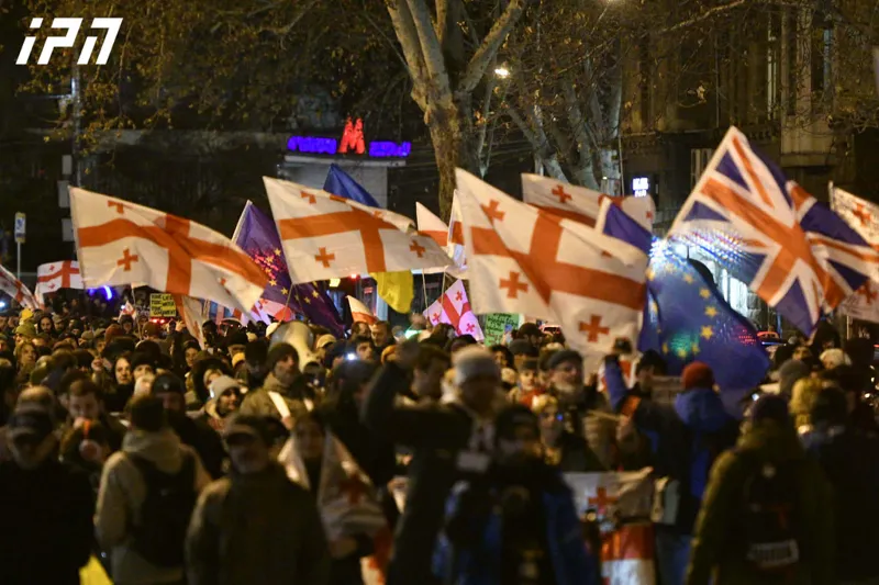 Fox News ქართველი დემონსტრანტები ყურადღებით ადევნებენ თვალს ირანს, როდესაც მათი პროტესტი გრძელდება