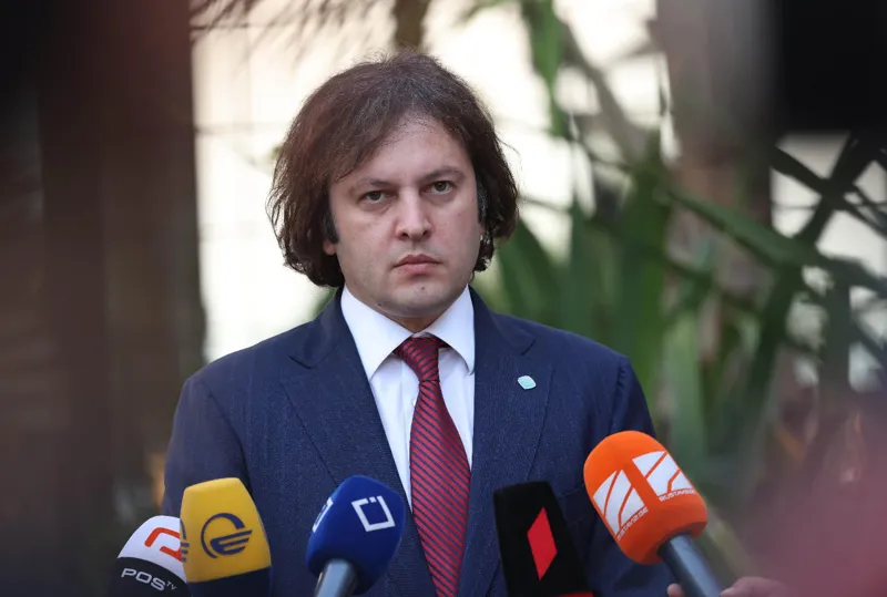 პრემიერ მინისტრი ყველამ პატივი უნდა სცეს კონსტიტუციას, კონსტიტუციურ წესრიგს და თუ ვინმე ამას არ აკეთებს, უნდა არსებობდეს მექანიზმები, რომლებიც საბოლოო...
