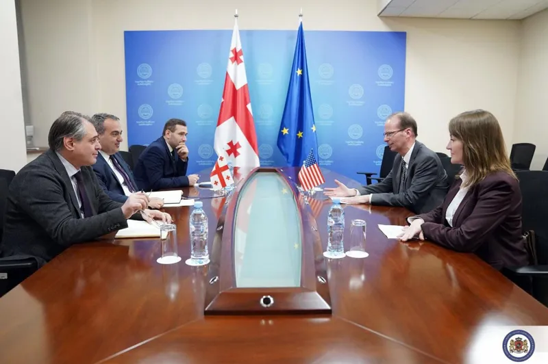 საგარეო საქმეთა სამინისტრო აშშ ის საქმეთა დროებითმა რწმუნებულმა ალან პერსელმა მინისტრის მოადგილეს დეტალური ინფორმაცია მიაწოდა კონკრეტული კატეგორიის ვი...