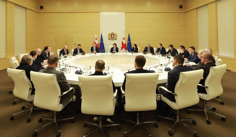 政府从储备基金中拨款564,625格鲁吉亚拉里，用于资助与前南奥塞梯行政机构的清算相关的成本。