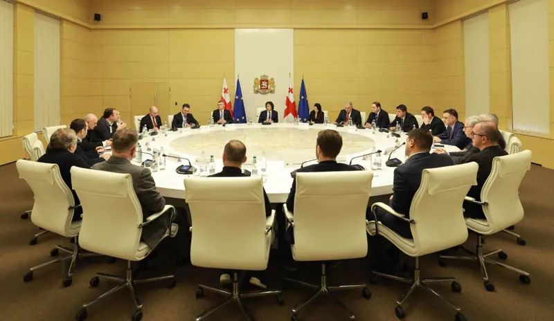 პრემიერ მინისტრი საცალო ვაჭრობის ქსელის წარმომადგენლებთან შეხვედრაზე ჩვენ გვჯერა, რომ 86 იანი მარკირება საკმაოდ მაღალია ხუთი წლის განმავლობაში ბაზრები...