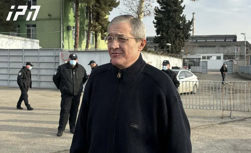 Opposition politician Givi Targamadze leaves prison