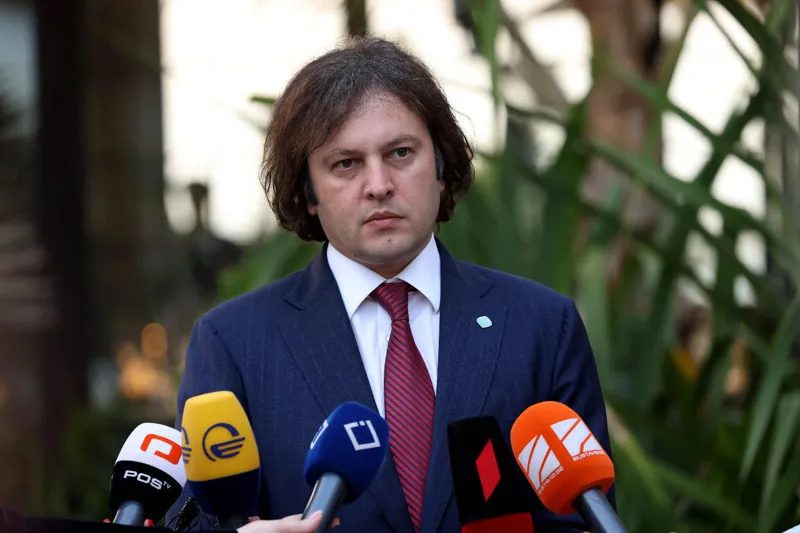 ირაკლი კობახიძე იმდენ ხანს დაველოდებით, რამდენიც საჭირო იქნება შეერთებული შტატების საპასუხო ნაბიჯებს ჩემი პოზიცია არის ის, რასაც მე ვამბობ რასაც ზაზა ...