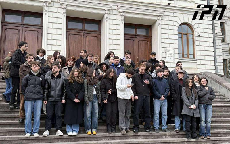 部  分学生表示愿意与 Irakli Kobakhidze 辩论。