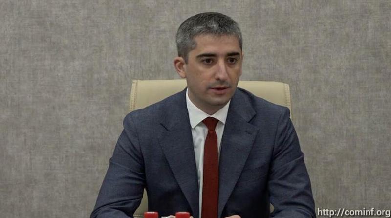 艾伦·加格洛耶夫 向“议会”提交德赞博拉特·特德耶夫的所谓首相职位候选资格。