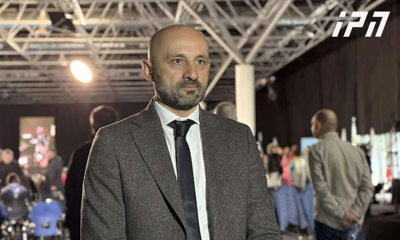 ლევან ცუცქირიძე მოსკოვის მექანიზმის რეპორტაჟზე ოცნებამ თქვა, რომ ჩალასავით ღირდა, მერე ამბობდნენ, რომ მასში ტყუილი წერია, მაგრამ სიმართლეც და ბოლოს ყვ...