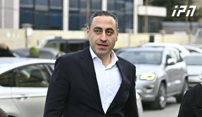 Giorgi Vashadze to Kakha Kaladze - You say you have 70% support, right? If you are so sure of your legitimacy, come and walk the streets of Tbilisi without security and a Ferrari and let's see what people will have to say to you and to me