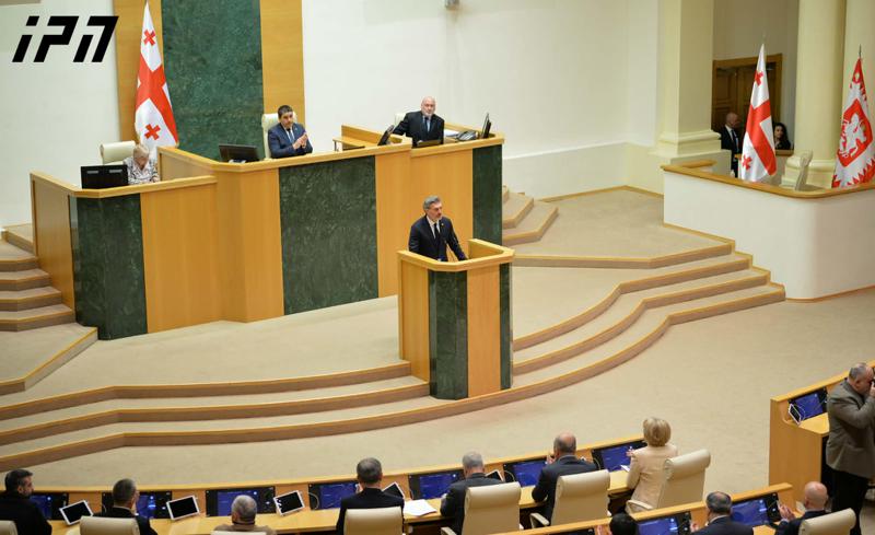 Mikheil Kavelashvili - 为了长期发展，未来世代的起点必须是对祖国的热爱、关怀主权和独立，以及对家庭价值观和传统的尊重。