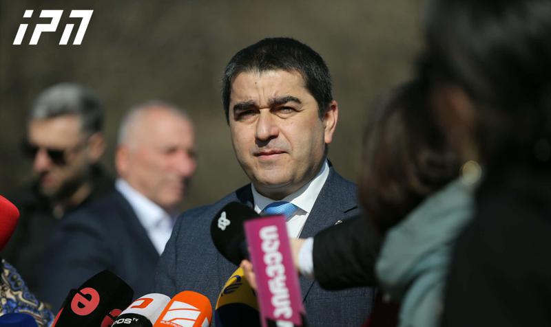 沙尔瓦·帕普阿什维利 – 汉斯·根舍尔 可能正在坟墓里翻滚，考虑到德国对格鲁吉亚的政策已经变成了什么样子。