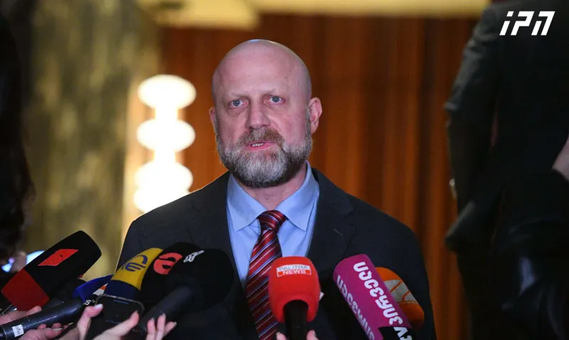 ზურაბ ჯაფარიძე დაახლოებით ათი ადამიანი უნდა დამერწმუნებინა, რომ ლელო ძლიერი საქართველოს განცხადება არ იყო კოორდინირებული თამაში ბიძინა ივანიშვილთან. ვ...