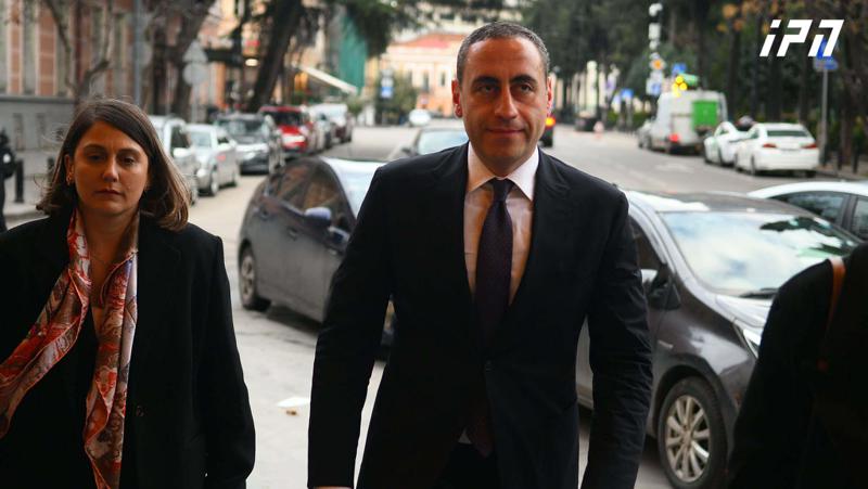 Giorgi Vashadze - 他们人为地让我们相互对抗，我们以团结和善良来反对这个——我们保证，这个国家我们所经历的一连串不公正必须永绝后患。