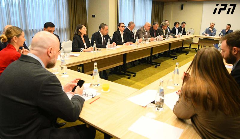 反对派联盟 - 我们重申获胜的商定策略：我们不承认这个政权的合法性，并且我们共同努力加强国内外的非承认政策。