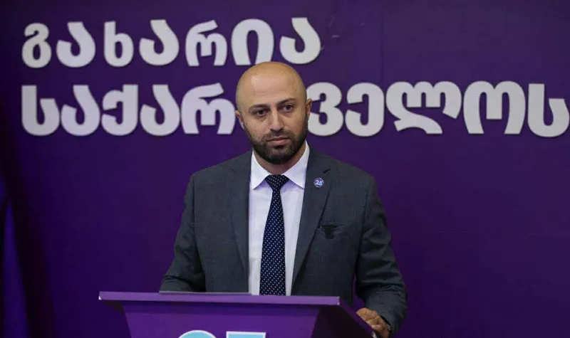 ბერდია სიჭინავა ჩორჩანას საქმეზე სასამართლოში მისვლა და კითხვებზე პასუხის გაცემა მოუწევთ ყოფილ პრემიერ მინისტრ მამუკა ბახტაძეს, თავდაცვის ყოფილ მინისტ...