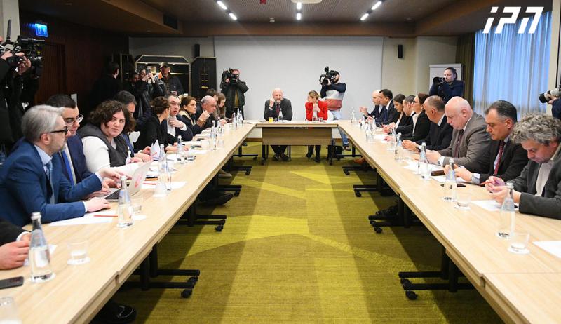 “反对联盟”：这场斗争是为了国家的生存，以确保我们在文明世界中的历史地位，而不仅仅是为了取代一个糟  糕的政府——现在正在决定新的“铁幕”将落在哪里。