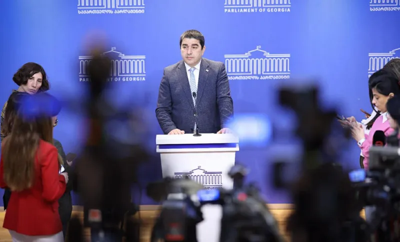 შალვა პაპუაშვილი სალომე ზურაბიშვილმა გლოვის დღეს ცილი დასწამა ეკლესიას და ახლა აჩენს კითხვებს ვინ სად იყო და ვინ არა ოპოზიციასთან დაკავშირებით ამ ხალხ...