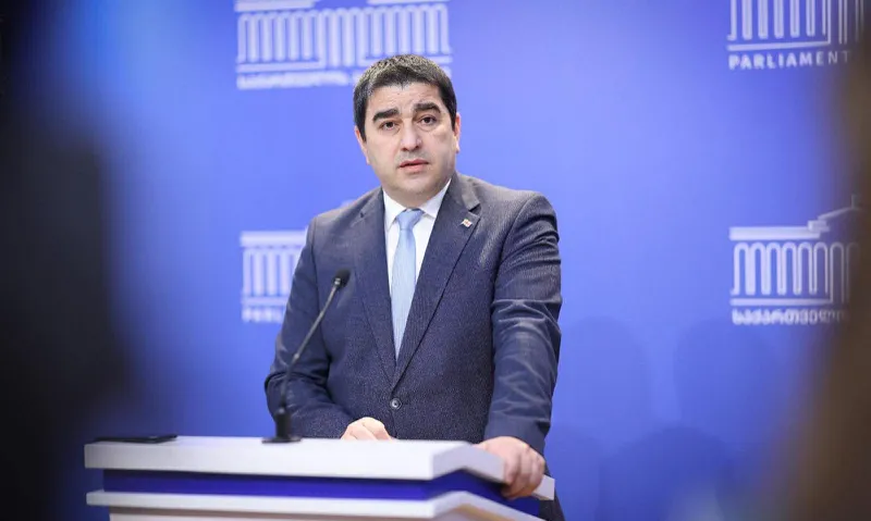 შალვა პაპუაშვილი რამდენად სერიოზულად შეიძლება მივიღოთ ეს, როცა ზელენსკი და სანდუ, რომლებმაც აკრძალეს წვეულებები საკუთარ ქვეყნებში, გვეუბნებიან, რომ სა...