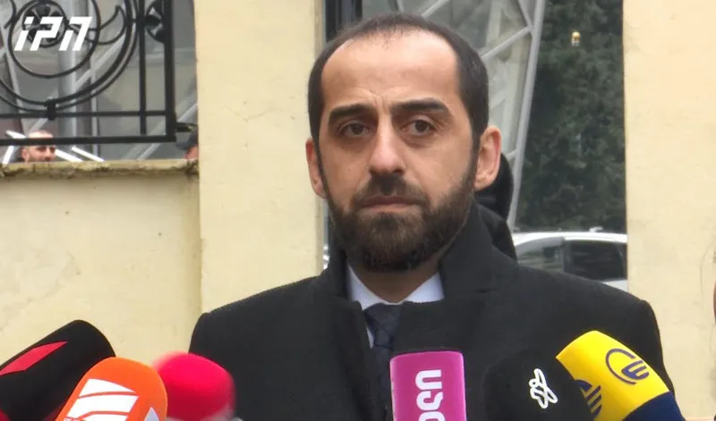 რომეო მიქაუტაძის ადვოკატი ისეთი შთაბეჭდილება მრჩება, რომ არავინ აპირებდა მასთან საპროცესო შეთანხმების გაფორმებას ბრალდების მხარე სულ ამბობდა, რომ მოგვ...