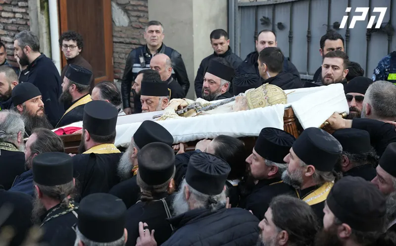 ილია მეორე საპატრიარქოდან გათავისუფლებულია მსვლელობა სამების საკათედრო ტაძარში, სადაც მისი უწმინდესობა დაისვენება