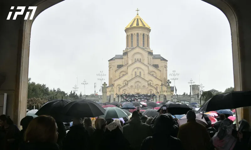 21 და 22 მარტს საქართველოს ყველა მოქმედ ეკლესია მონასტერში სამგლოვიარო ზარები დაირეკება.