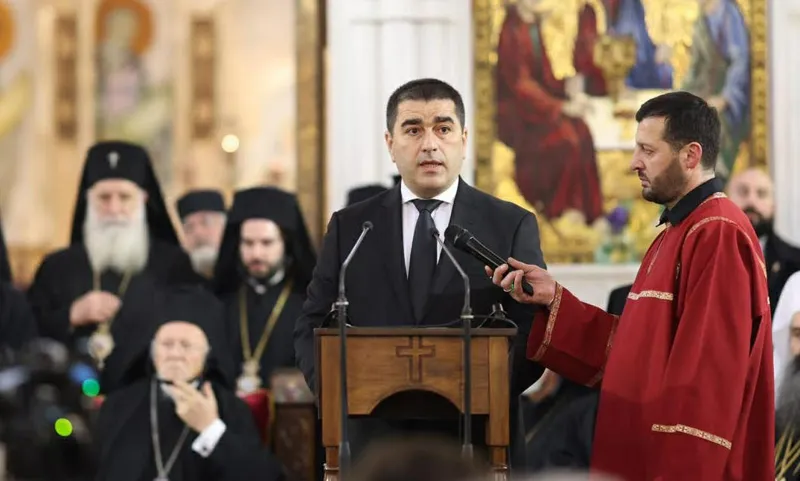 შალვა პაპუაშვილი რასაც ჩვენ ვგრძნობთ სცილდება ჩვეულებრივ ტკივილს და რასაც განვიცდით სცილდება ჩვეულებრივ გლოვას გვყავდა სიყვარულის პატრიარქი ის გახდა მ...