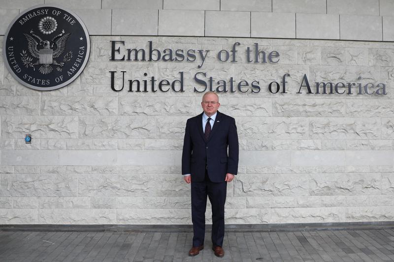 美国国务院欧洲和欧亚事务局的代表抵达格鲁吉亚。