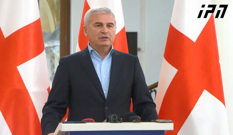 ირაკლი ქადაგიშვილი დაიწყო სპეკულაცია, რომ ელენე ხოშტარია პოლიტპატიმარია, ოთხი შვილის დედა მისმა ოთხმა შვილმა დედას პასუხი უნდა სთხოვოს.