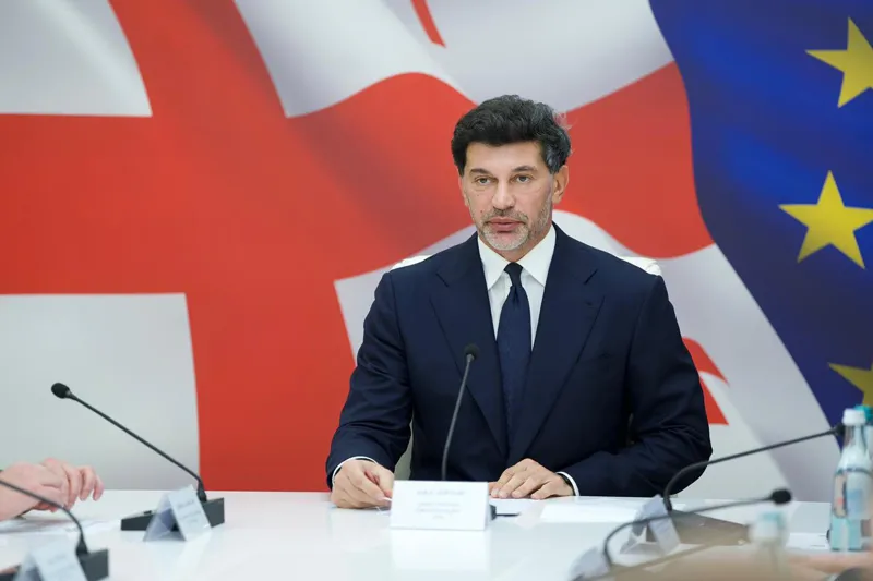 კახა კალაძე აბასთუმნის ობსერვატორიაში მომუშავე მეცნიერებმა ხელისუფლებას მიმართეს, რომ თვითმფრინავების ემისიები პრობლემას ქმნიდა დაკვირვების დროს, ამიტ...