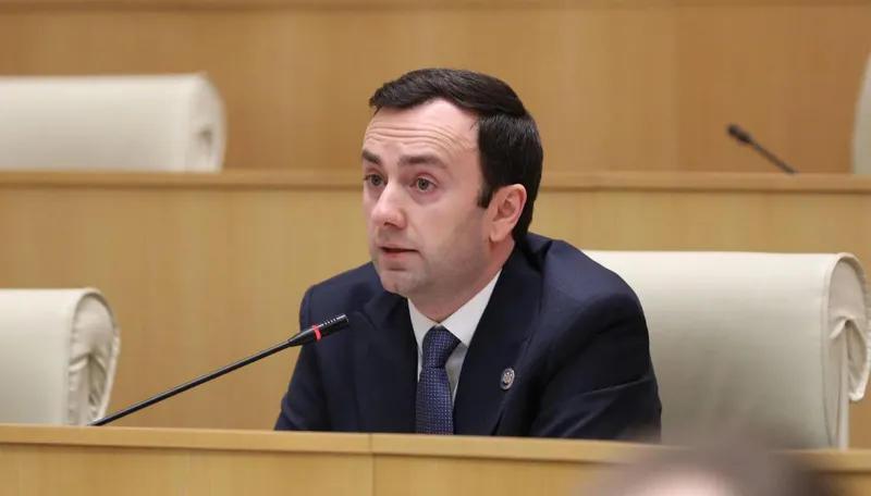 Levan Makhashvili: 匈牙利的未来总理在他的第一次新闻发布会上就粉碎了格鲁吉亚反对派人物的幻想，并浇灭了他们的希望！我们的反对派又一次在跳跃前喊了“hopla”！