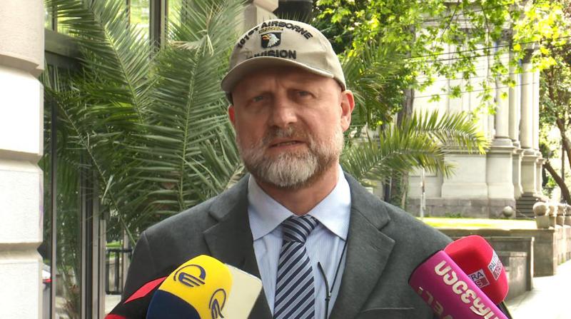 Zurab Japaridze - 防暴警察的逮捕显然与美国国务卿代表的访问有关 - 他们可能正在试图向美国人推销罪犯已经被逮捕了