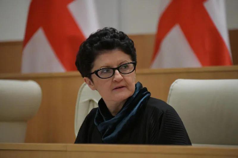 Tea Tsulukiani 对 Tazo Datunashvili：如果你有 Tengiz Sharmanashvili 的能力和风度，也许你们党里的男人们会真正像男人一样行事；被 Saakashvili 利用——你就是这样的人！