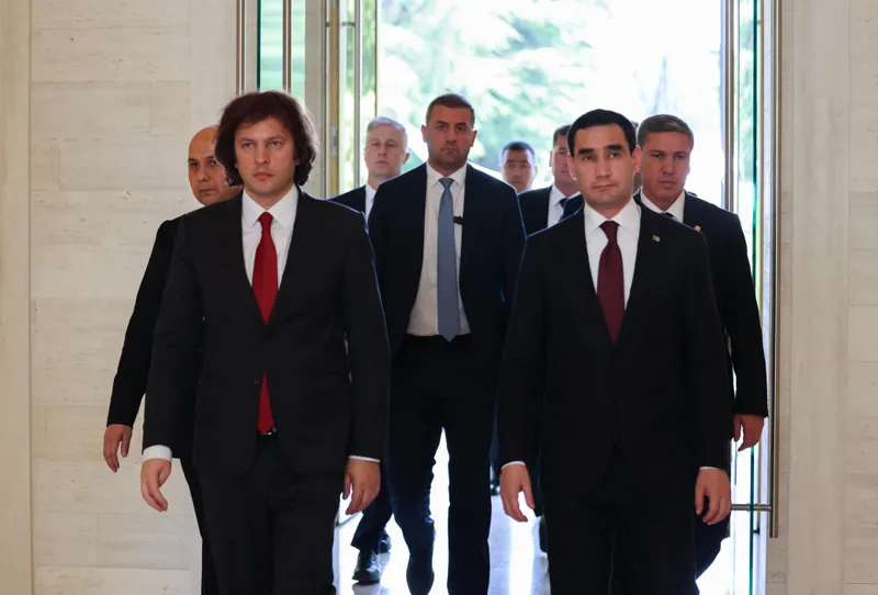 Georgian Prime Minister sees off Turkmenistan President at Tbilisi International Airport