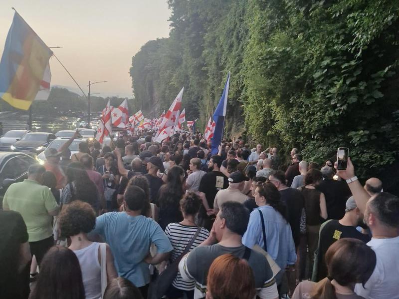 周六游行在第比利斯更改的路线上举行