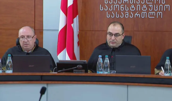 The decision not to postpone the hearing of the lawsuit regarding the banning of the parties drew expressions of dissatisfaction and remarks from the respondent side, to which Revaz Nadaraia replied: "If you don't like it, well, you don't like it—what can I do?"