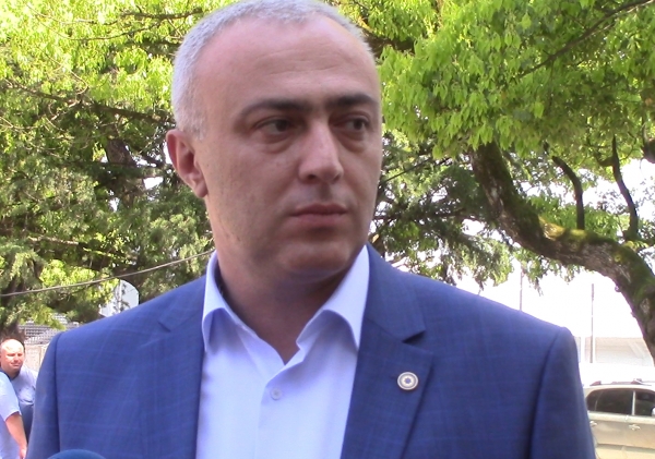 ზუგდიდის ყოფილ მერსა და მის მოადგილეს ბრალს სავარაუდოდ, დღეს წარუდგენენ