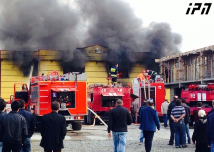Fire cannot be extinguished in paint warehouse 
