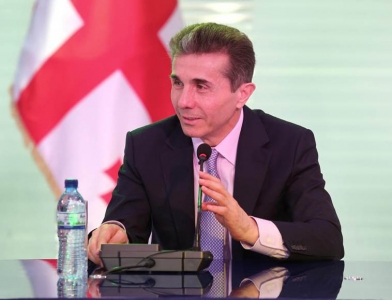 Бидзина Иванишвили встречается с представителями дипкорпуса в связи с последними событиями, имевшими место в Грузии