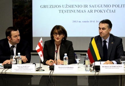 Most respondents negatively assess the decisions from Maia Panjikidze and Alexi Petriashvili to resign