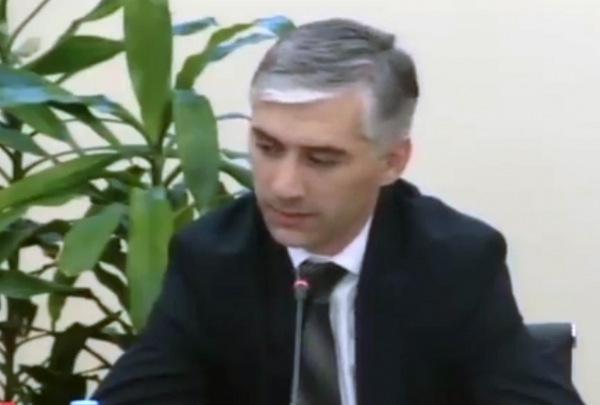 პოლიციის მაღალჩინოსანმა, იოსებ სიგუამ, რომელსაც მისი მეუღლე ფიზიკურ ძალადობასა და მუქარაში ადანაშაულებს, თანამდებობა დატოვა