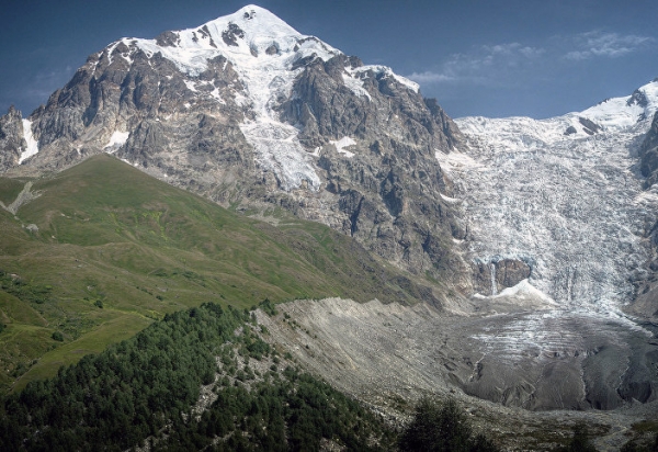 თეთნულდის მწვერვალზე მყოფი 3 მთამსვლელის გამოსაყვანად სამაშველო ღონისძიება გრძელდება