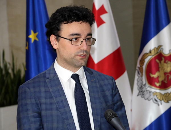 ცივი იარაღის გაყიდვაზე რეგულაციები იცვლება, მის უკანონოდ ტარებაზე კი სანქციები მკაცრდება