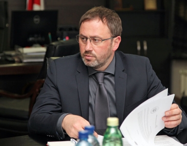 საქართველოს ელჩი გერმანიაში -  გერმანიაში დაახლოებით 6-7 თვის შემდეგ ამოქმედდება კანონი, რომელიც საქართველოს მოქალაქეებს ამ ქვეყანაში ლეგალურად დასაქმების საშუალებას მისცემს