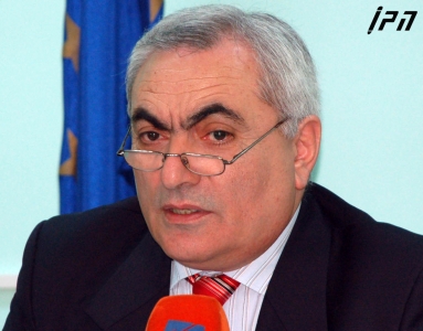 აფხაზეთის ავტონომიური რესპუბლიკის უმაღლესი საბჭოს დეპუტატი - უარს ვაცხადებ დე ფაქტო ხელისუფლებასთან თანამშრომლობაზე და ბოიკოტს ვუცხადებ 14 დეკემბერს დაგეგმილ პრეზიდენტის არჩევნებს