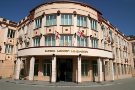 ბათუმის საქალაქო სასამართლოში ბათუმის პორტთან ორი დღის წინ დააკავებული 8 პირის სასამართლო პროცესი გაიმართა