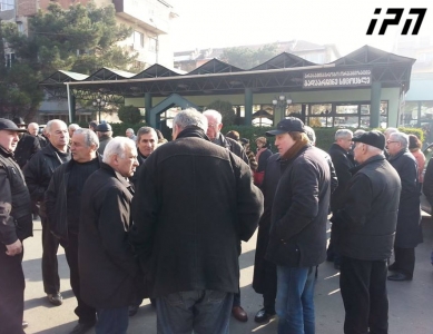 იური ვაზაგაშვილის ცხედარი საზოგადოებრივ ცენტრ "ჯაზუდან" გამოასვენეს