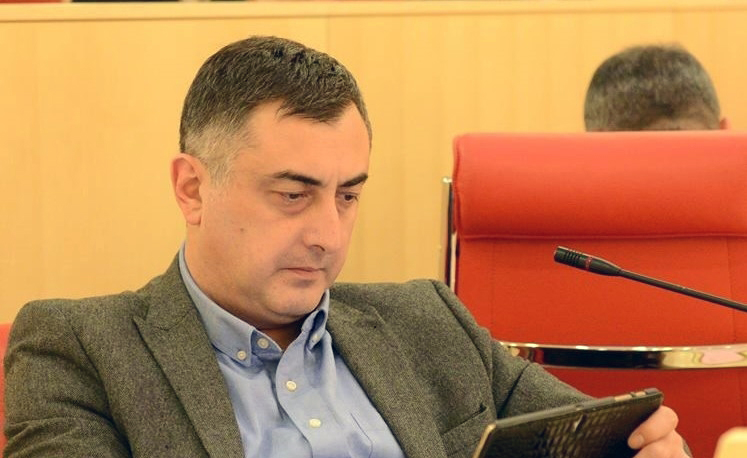 სერგო რატიანმა პარლამენტს მიმართა, შესაბამისი უწყებებისგან ხორავას ქუჩის საქმეზე საგამოძიებო კომისიის იმ რეკომენდაციების შესრულება მოითხოვოს, რაც სამოხელეო დანაშაულს ეხება